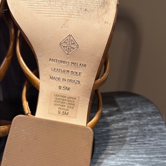 ANTONIO MELANI Croc-Embossed Tan Heels - Picture 11 of 11